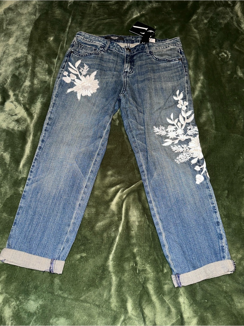 Simply Vera Vera Wang Blue Denim Jeans with White Floral Embroidery